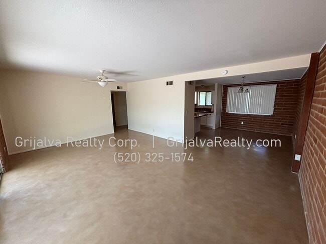 Foto del edificio - West Side 3 Bedroom, 2 Bath Ranch Style Ho...