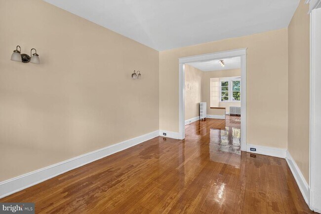 Foto del edificio - 623 Farragut St NW