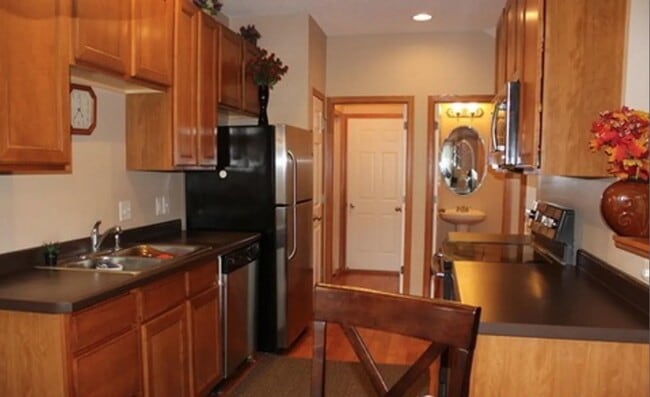 Building Photo - 5120 Yuma Ln N