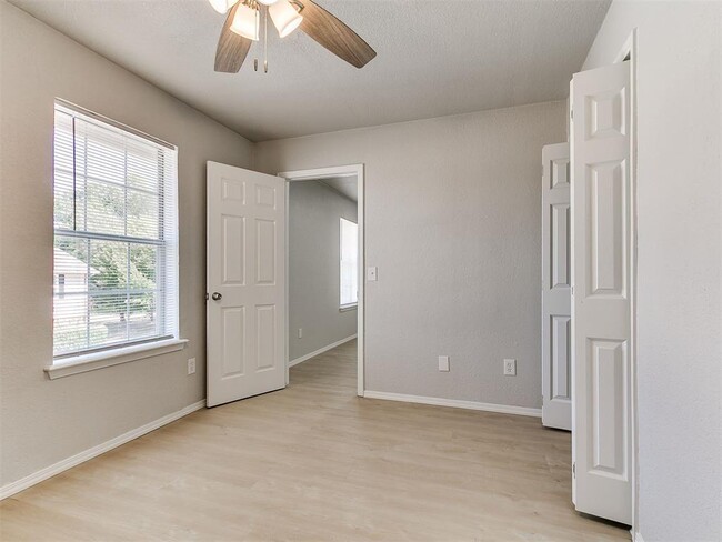 Building Photo - 817 SW 64th St