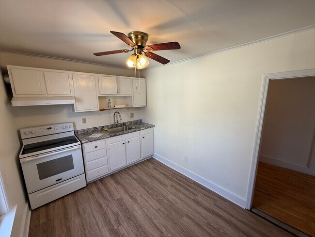 Cocina reformada - 10-2 Russell St