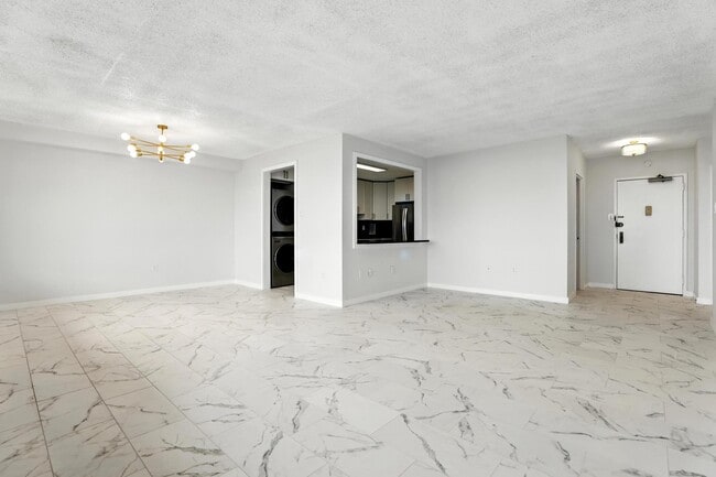 Building Photo - 3705 S George Mason Dr