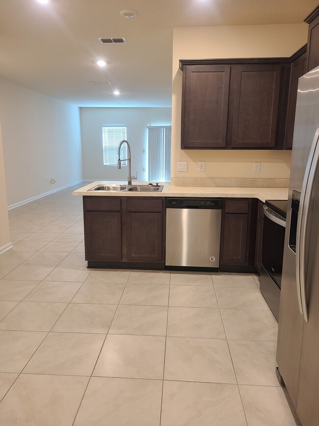 Building Photo - 7737 Legacy Trl
