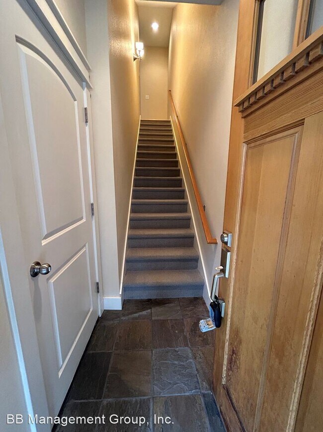 Building Photo - 3 br, 2.5 bath House - 5133 SW Shattuck Rd