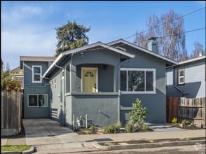 Building Photo - 4815 Shafter Ave