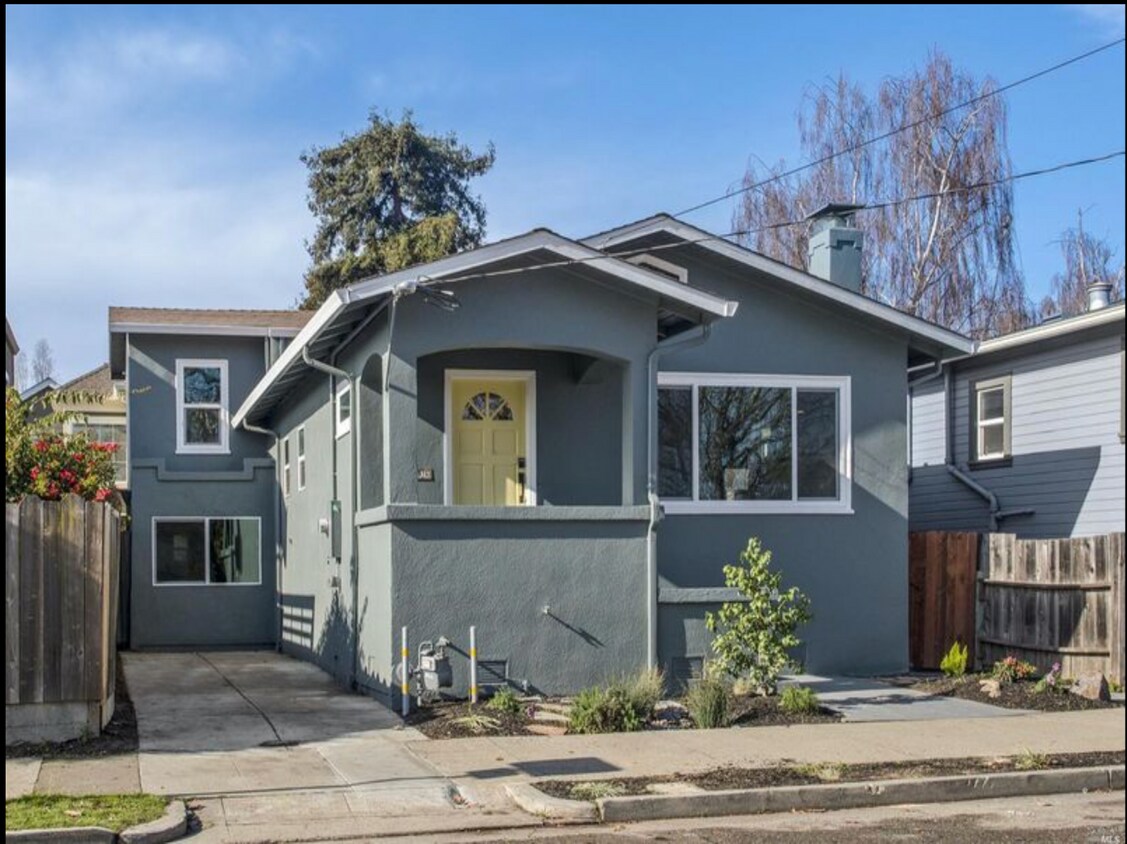 Primary Photo - 4815 Shafter Ave