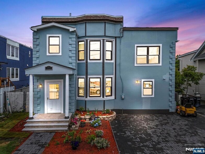 Primary Photo - 70 Bruno St