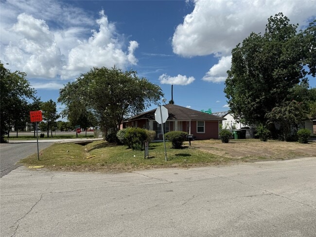 Building Photo - 5501 Malmedy Rd