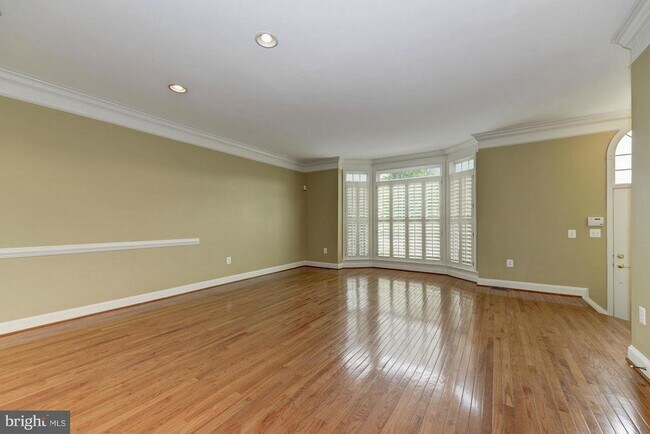 Building Photo - 4203 Lower Park Dr