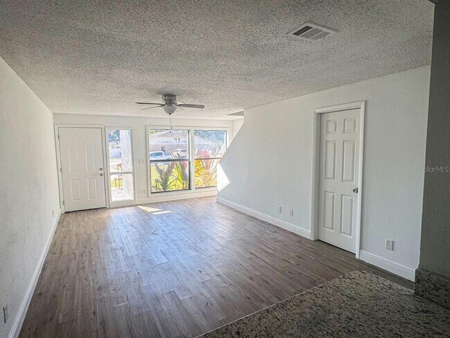 Foto del edificio - 1827 SW 108th Ln