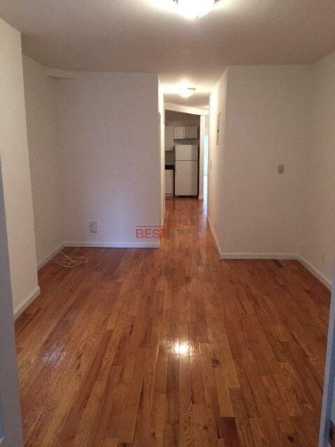 Foto del edificio - 251 W 51st St