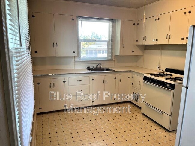 Photo - 2005-2007 Southeast Salmon Street - B Apartment