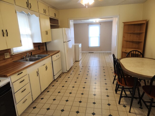 Foto del edificio - 607 3rd Ave NW