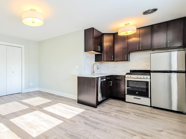 Foto del edificio - 454 W Barry Ave