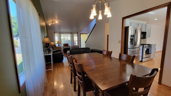 Foto del edificio - 19925 Wallingford Ave N