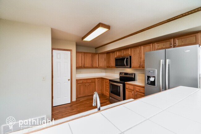 Building Photo - 1020 White Stone Way, Fountain, CO, 80817