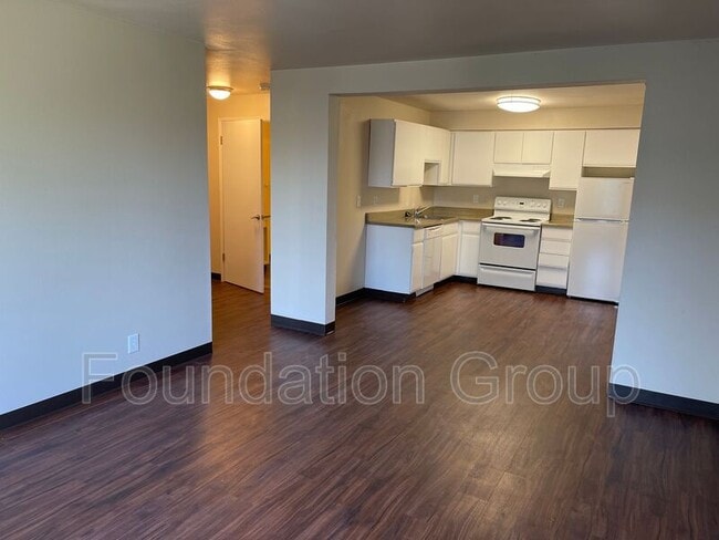 Building Photo - 321 10th Ave