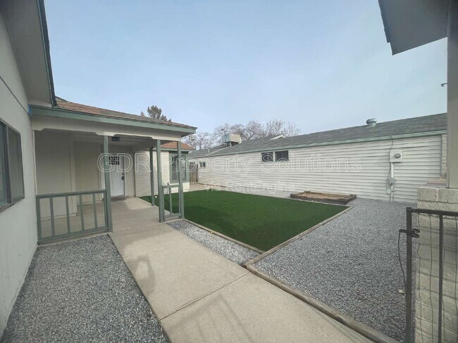 Building Photo - 4733 Platinum Dr NE