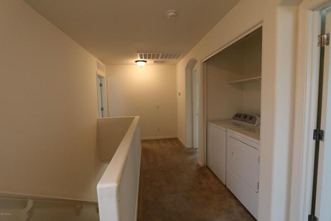 Building Photo - 1404 S Newberry Ln