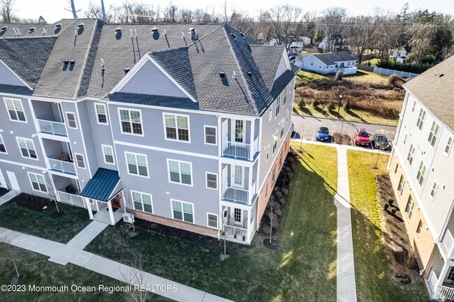 Building Photo - 740 Wayside Rd