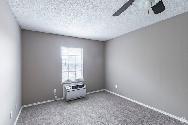 1BR, 1BA - 624SF - Cimarron Estates