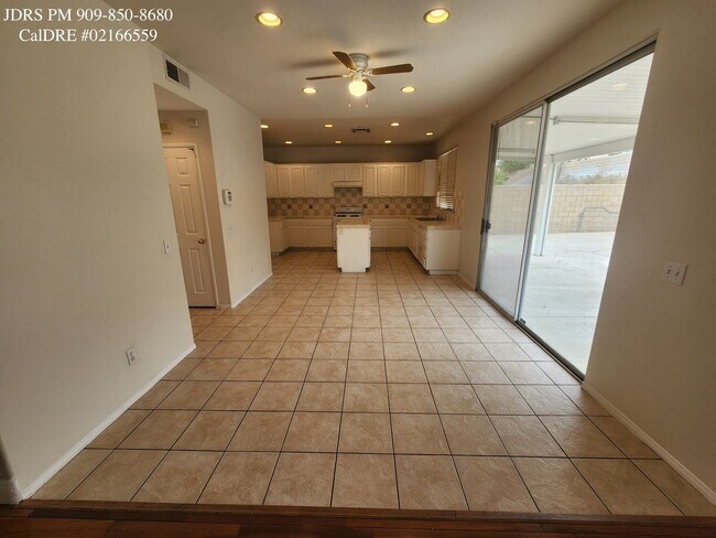 Foto del edificio - Fontana 4 bedroom Home
