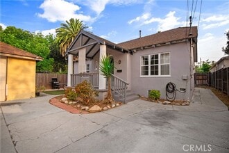 Building Photo - 745 E Villa St