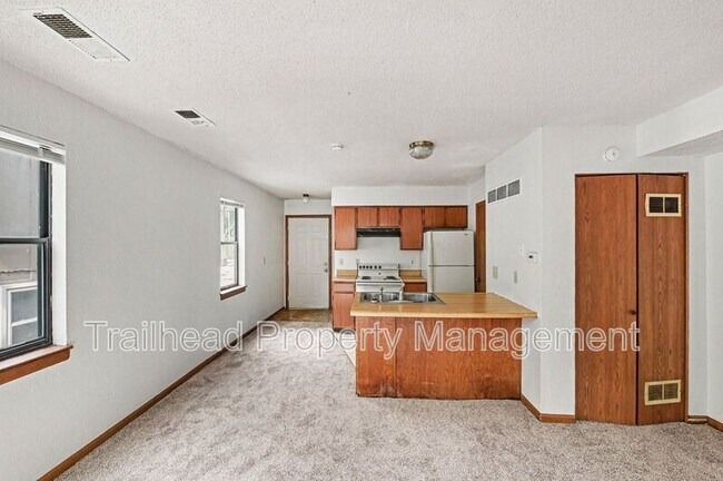Building Photo - 8213 N Everton Ave