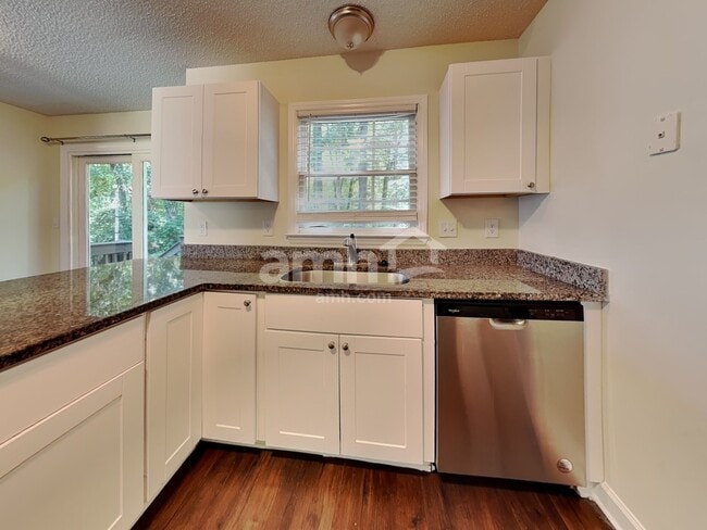 Foto del edificio - 6012 Eaglesfield Dr