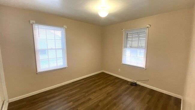 Foto del edificio - 2 Bedroom, 1 Bath Home w/Garage Available ...
