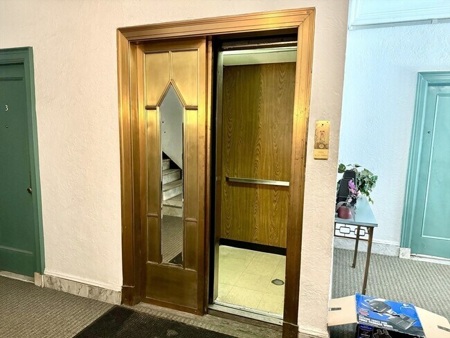 Foto del edificio - 48 Strathmore Rd