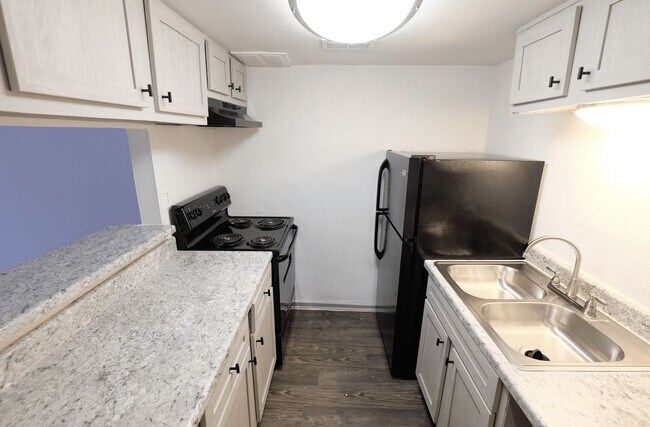 Foto del edificio - 1124 Rutland Dr