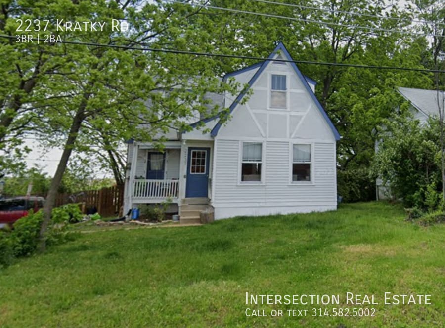 Adorable St. Louis County Craftsman Home House Rental in Saint John