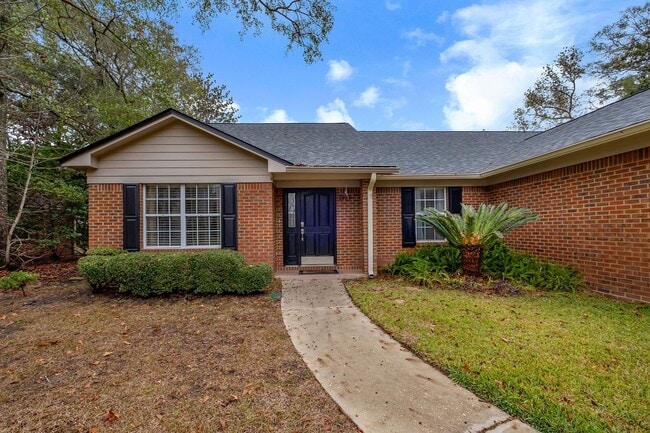 Building Photo - Killearn Estates 4 Bedroom Brick Home