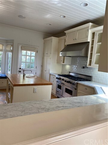 Building Photo - 2212 Cliff Dr