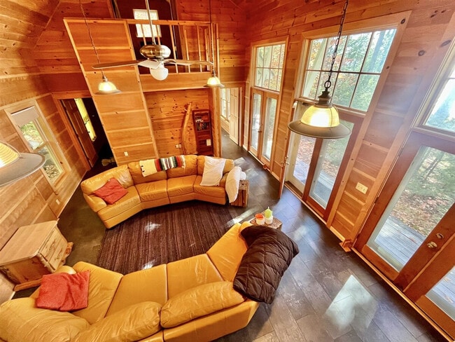 Building Photo - 11 Basswood Bay Rd