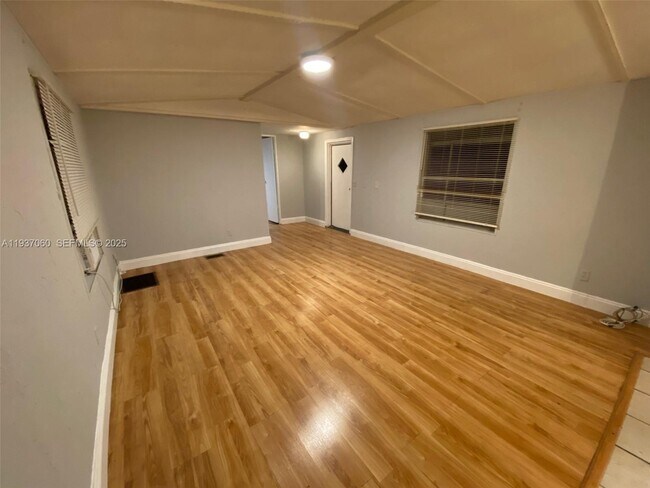 Foto del edificio - 10457 S 228th Ln