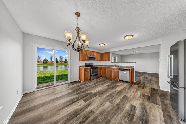 Foto del edificio - 9714 Lantern Ln