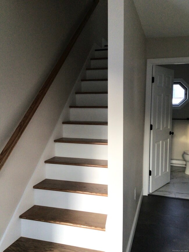 Building Photo - 30 Charles St