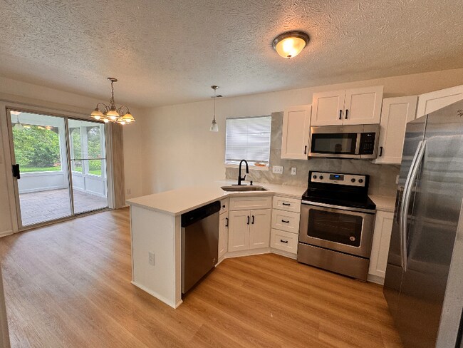 Foto del edificio - 8913 Glass Chimney Ln