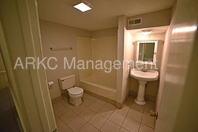 Foto del edificio - 3421 Wyandotte St