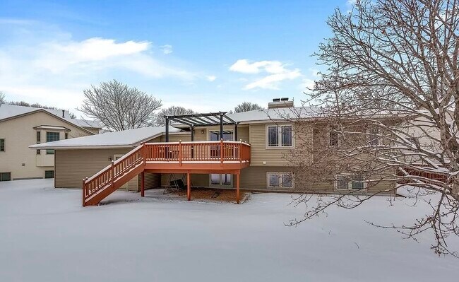 Building Photo - 2716 92nd Cres N