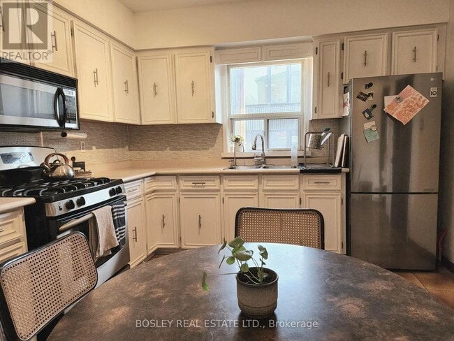 Building Photo - 119 Hallam St