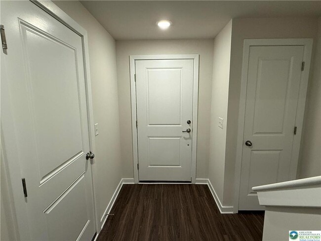 Foto del edificio - 7676 Clayton Ave