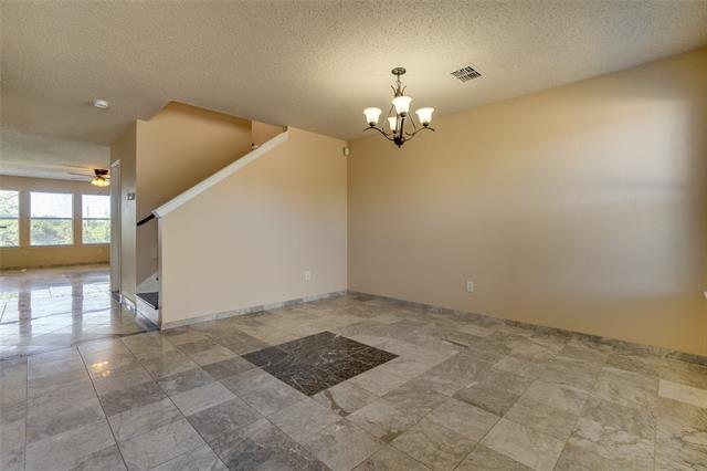 Foto del edificio - 1409 Ridgecrest Dr