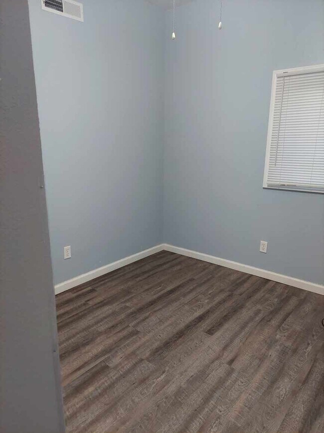 Bedroom 1 - 132 N Stewart St