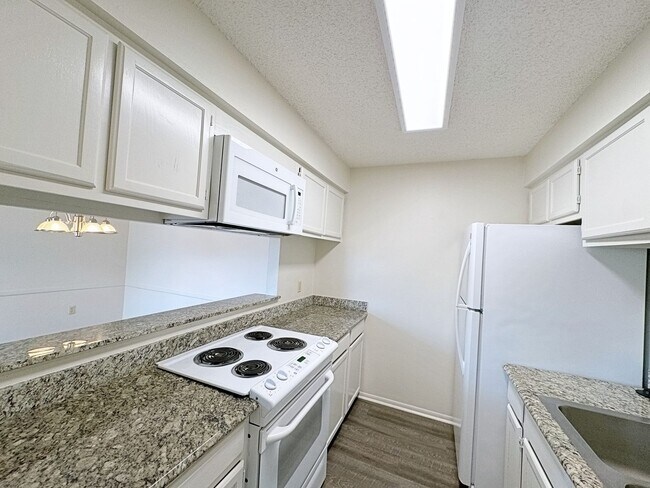 Foto del edificio - 2  Bedroom Condo off Essen near local Hosp...