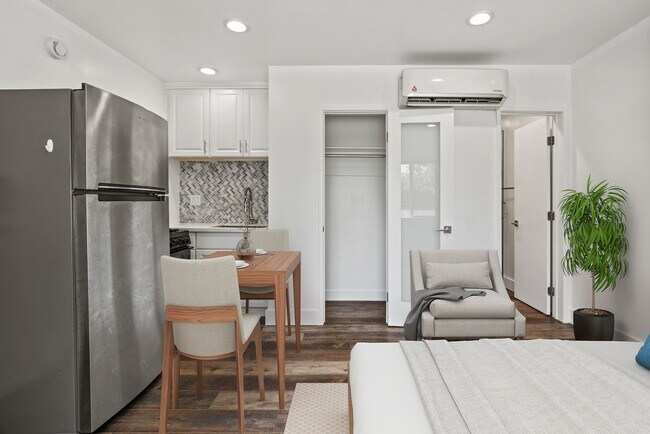 Foto del edificio - 1321 W 36th Pl