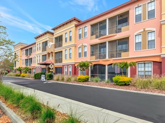 Building Photo - 13941 Clubhouse Dr