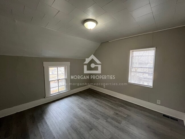 Building Photo - 1104 Thornburg St